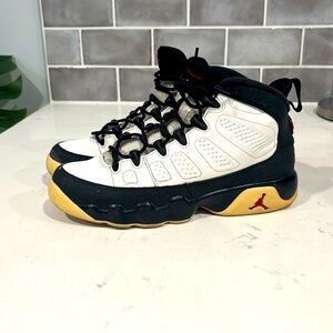 Jordan 9s space jam size 5.5